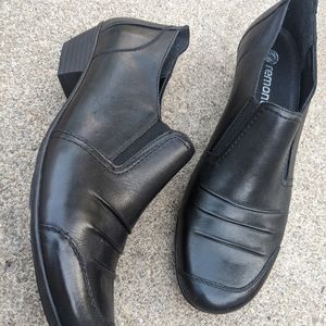 NWOT Remonte Black Leather Shoes Size 11/41